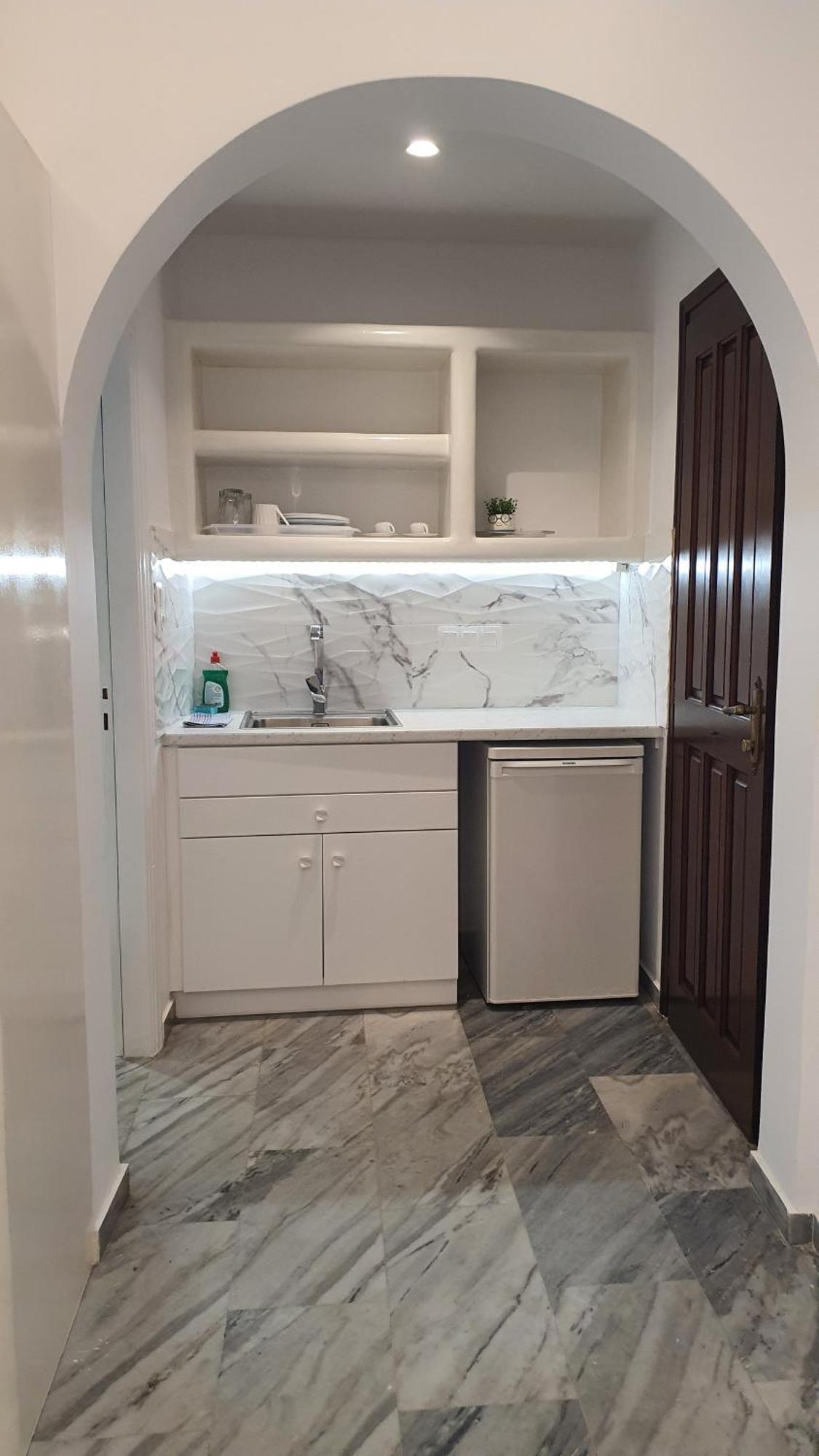 Augusta Studios & Apartments Науса Екстериор снимка