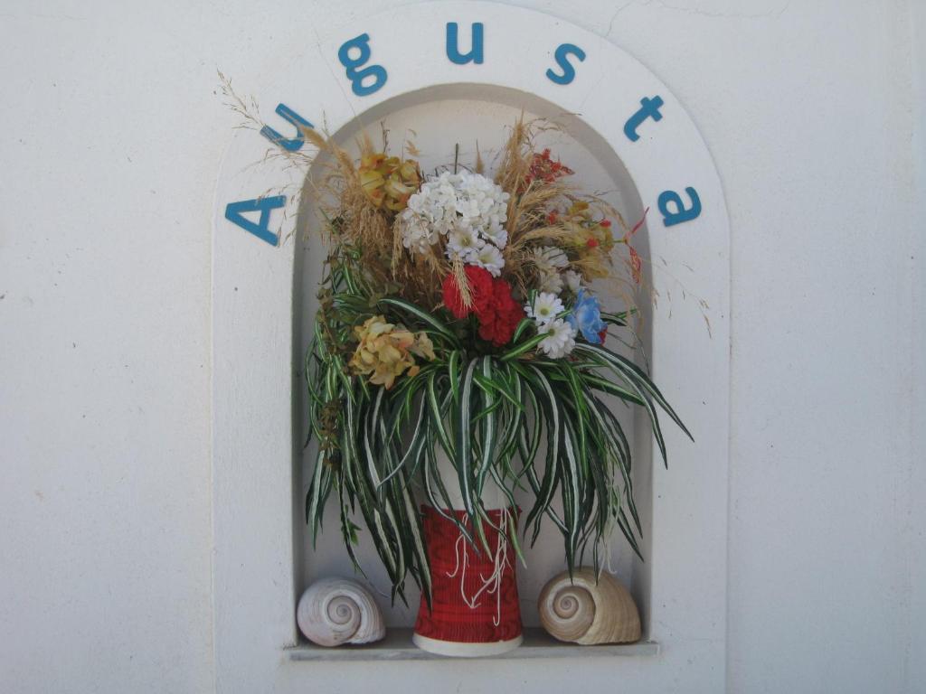 Augusta Studios & Apartments Науса Екстериор снимка